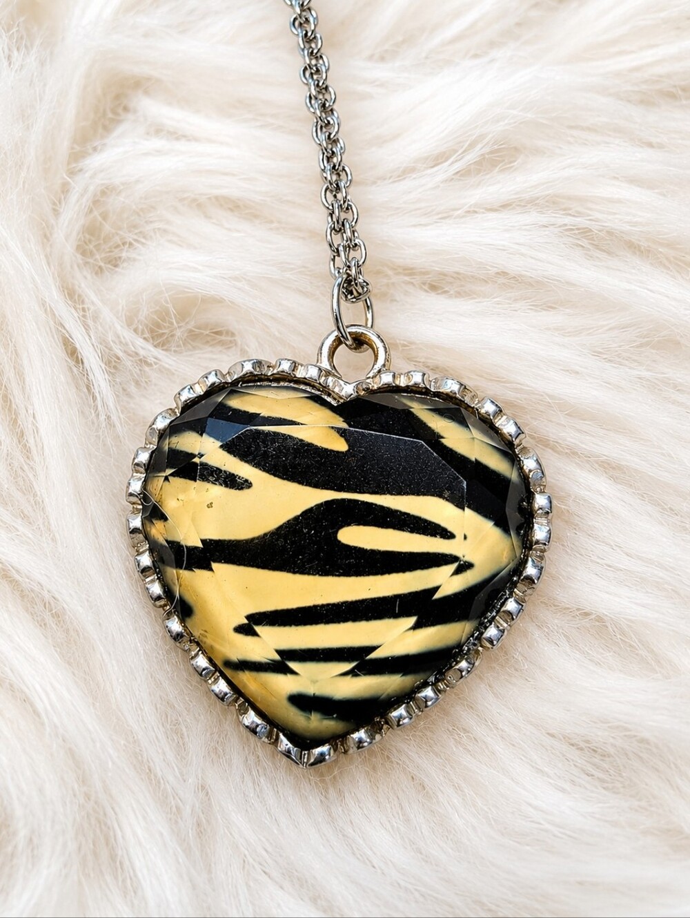 NWT Handmade Vintage Inspired Zebra Print Heart Pendant Necklace Size 20.5"